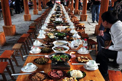 長(zhǎng)桌宴.jpg